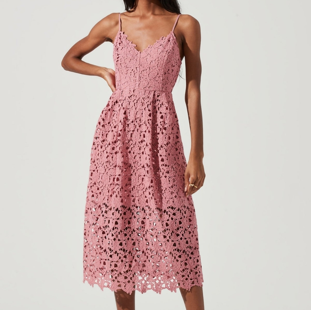 ASTR LACE A LINE MIDI DRESS